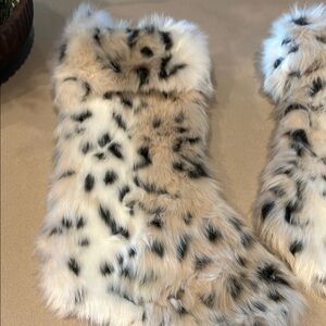 Leopard Print Faux Fur stockings